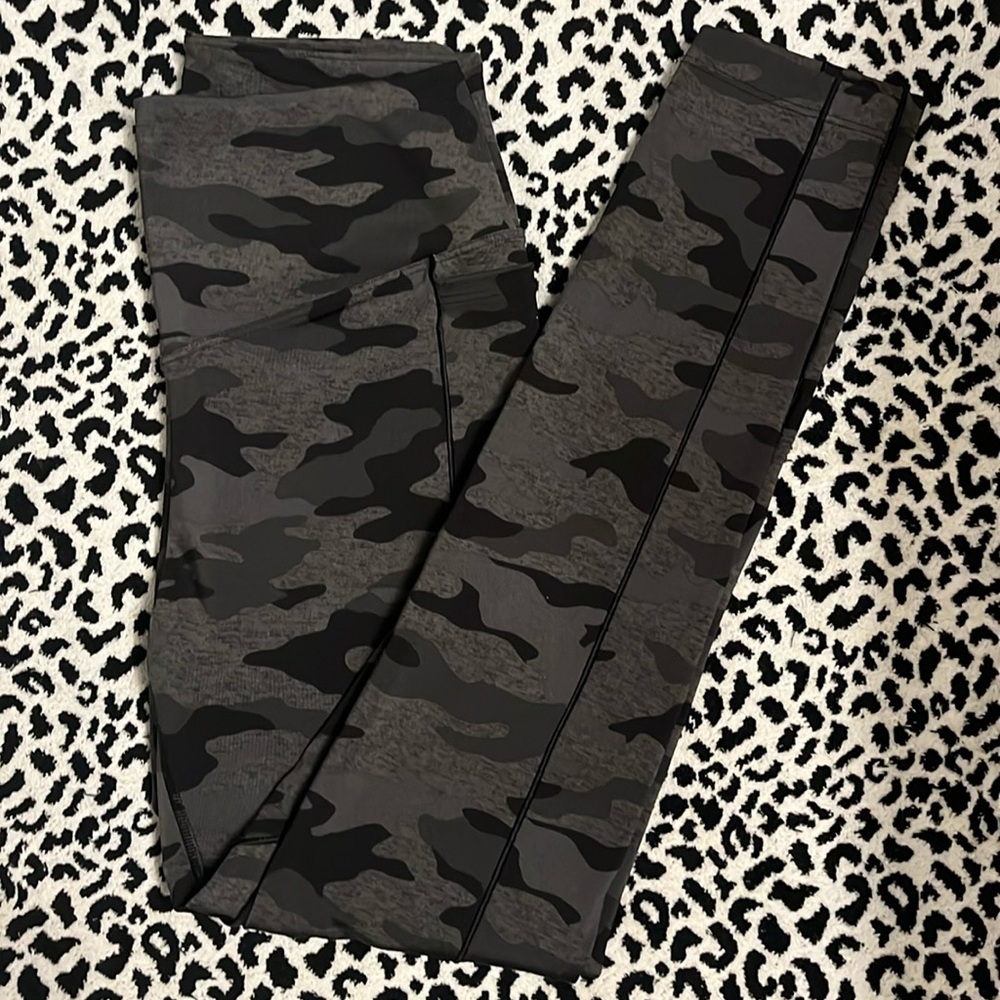 PINK camo leggings